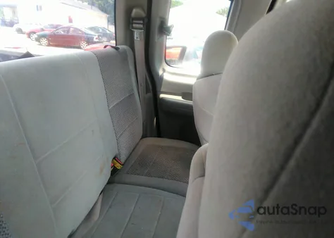 2002 Ford F-150 Lariat/Xl/Xlt z USA, uszkodzony, nr VIN 1FTRX18W72NB97997